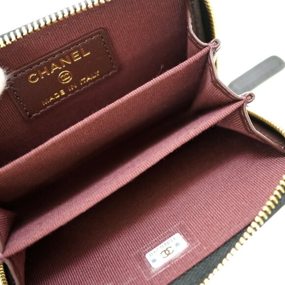 CHANEL Black Lambskin Leather Wallet - Picture 4 of 8